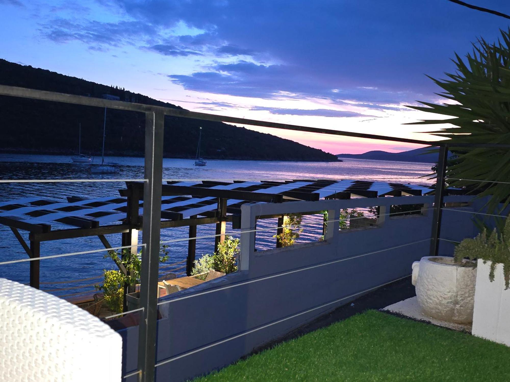 Waterfront Townhouse Sunset View With Garage Appartement Bigovo Buitenkant foto
