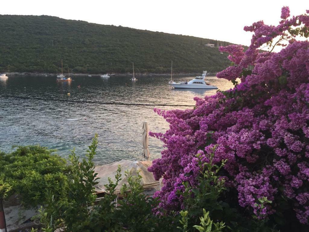 Waterfront Townhouse Sunset View With Garage Appartement Bigovo Buitenkant foto